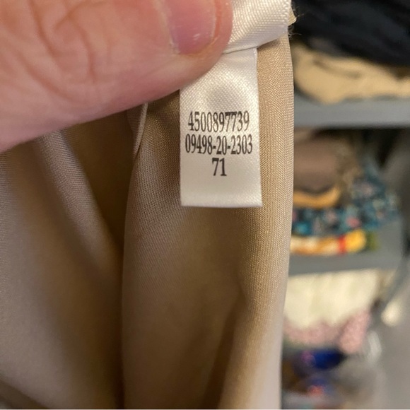 White House Black Market Ivory Silk Stretch Satin Blouse Ruffle Quiet Luxury - Picture 11 of 11